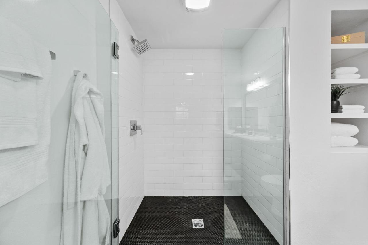 Fairfax District Chic City Oasis 2 Bedroom Apt With Den 136 로스앤젤레스 외부 사진