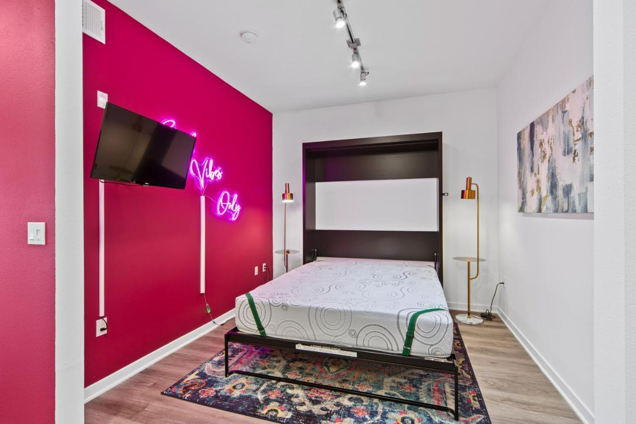 Fairfax District Chic City Oasis 2 Bedroom Apt With Den 136 로스앤젤레스 외부 사진