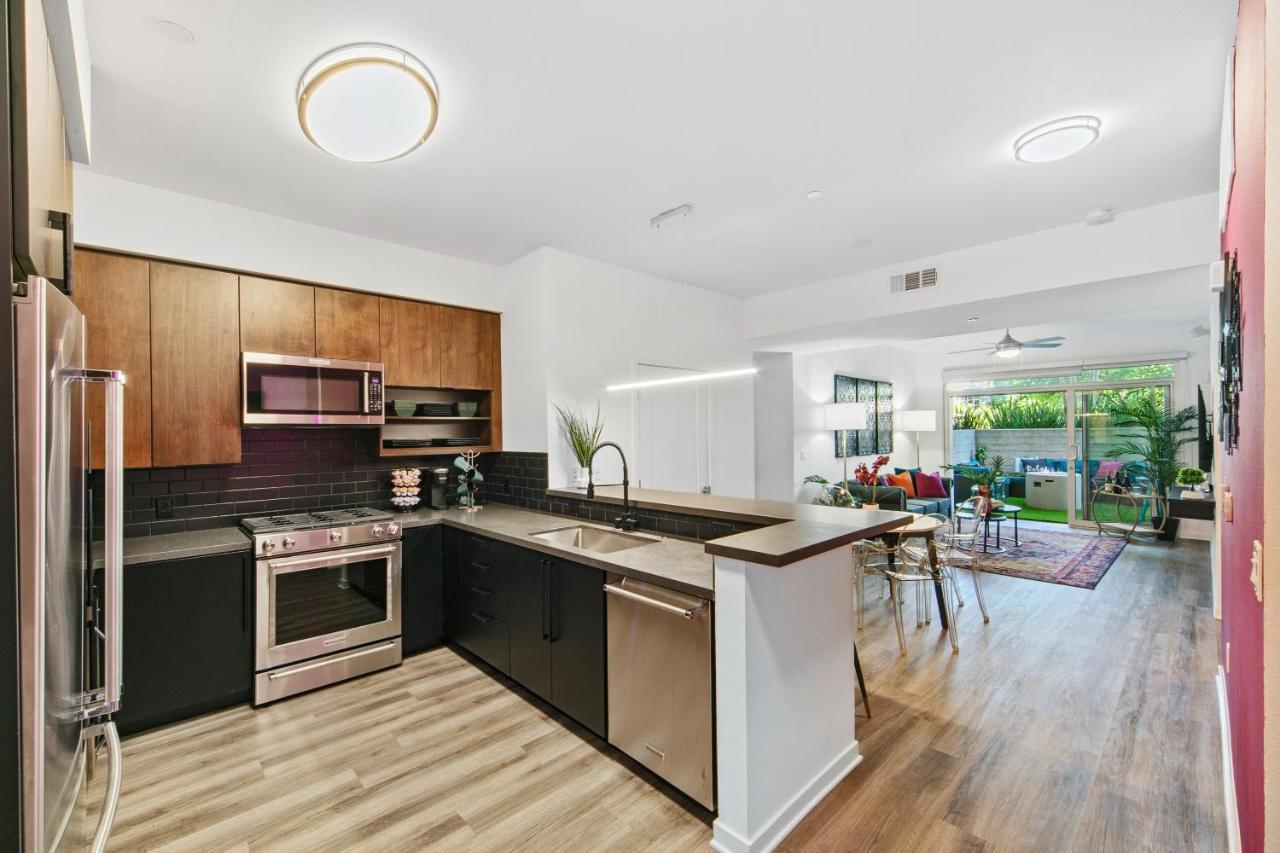 Fairfax District Chic City Oasis 2 Bedroom Apt With Den 136 로스앤젤레스 외부 사진