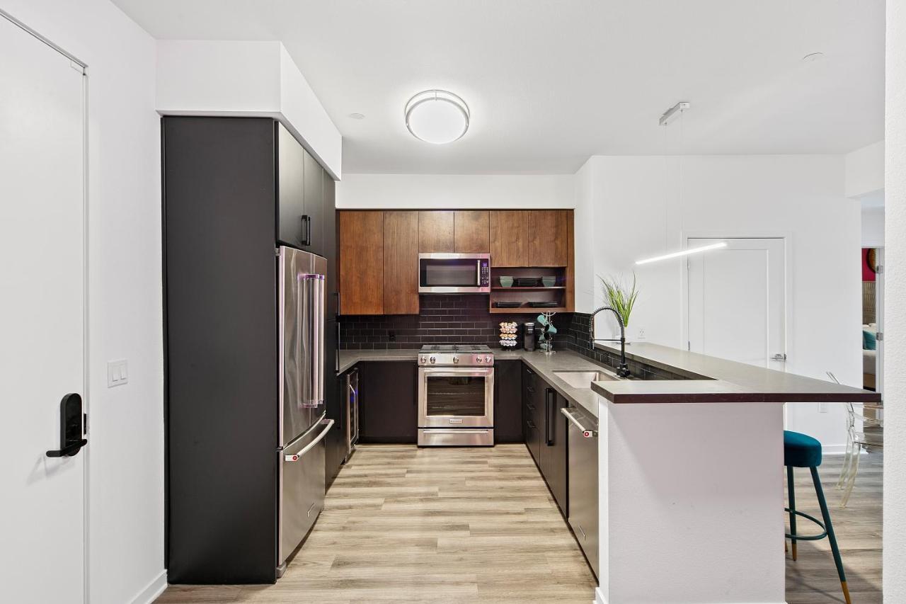 Fairfax District Chic City Oasis 2 Bedroom Apt With Den 136 로스앤젤레스 외부 사진