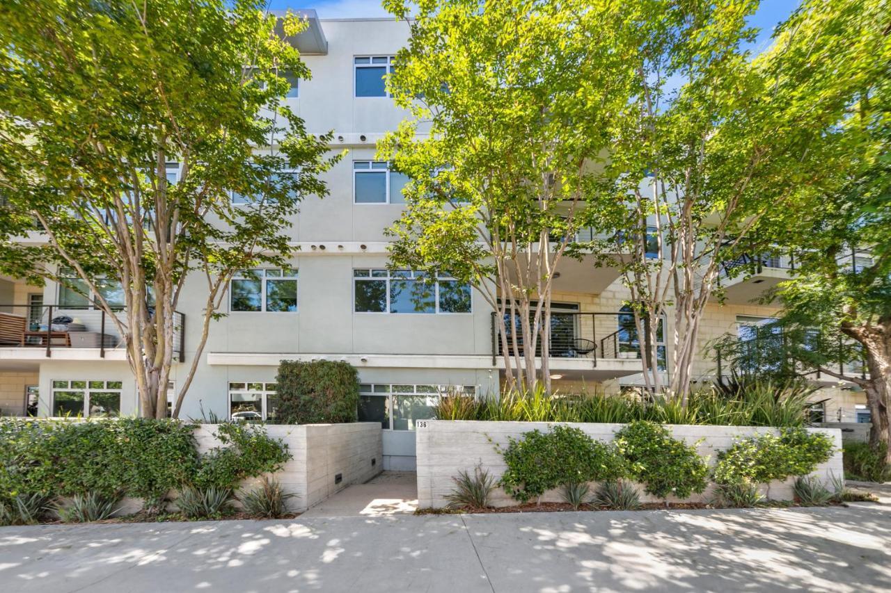 Fairfax District Chic City Oasis 2 Bedroom Apt With Den 136 로스앤젤레스 외부 사진