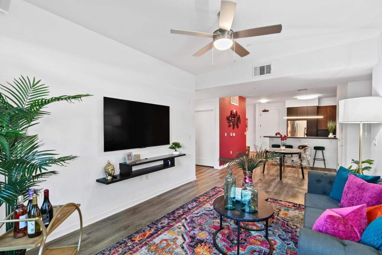 Fairfax District Chic City Oasis 2 Bedroom Apt With Den 136 로스앤젤레스 외부 사진