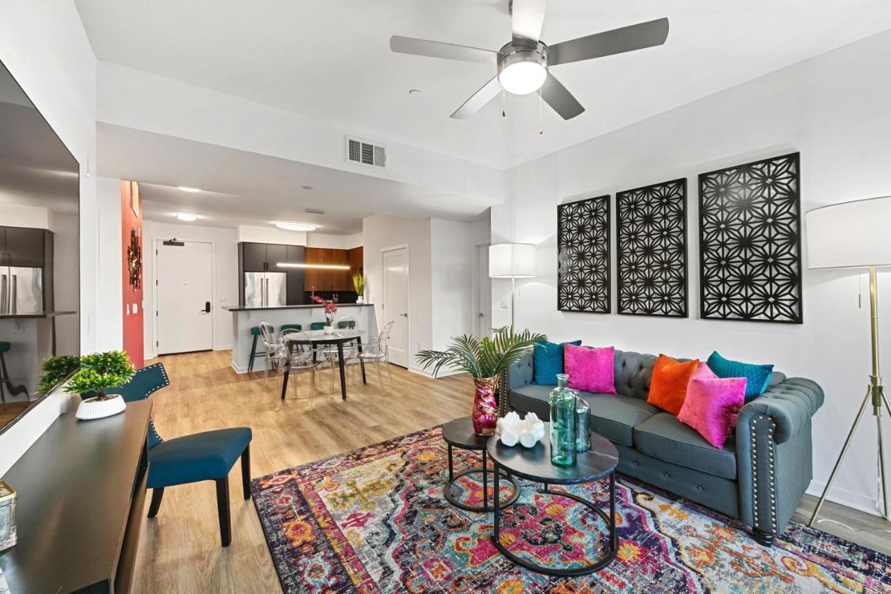Fairfax District Chic City Oasis 2 Bedroom Apt With Den 136 로스앤젤레스 외부 사진