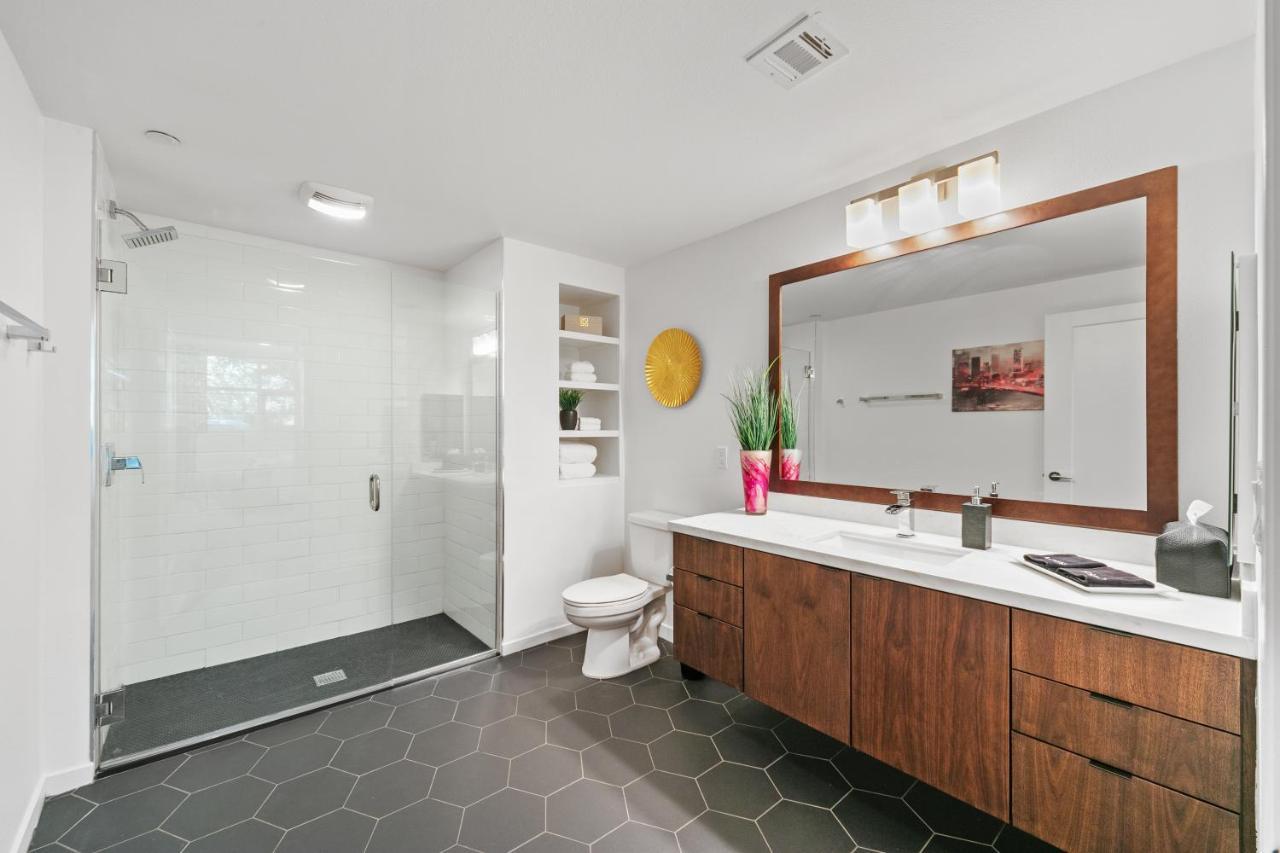 Fairfax District Chic City Oasis 2 Bedroom Apt With Den 136 로스앤젤레스 외부 사진