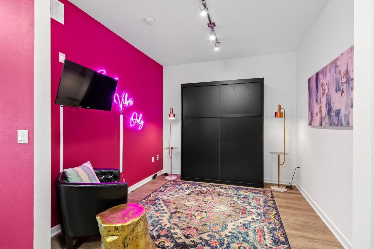 Fairfax District Chic City Oasis 2 Bedroom Apt With Den 136 로스앤젤레스 외부 사진